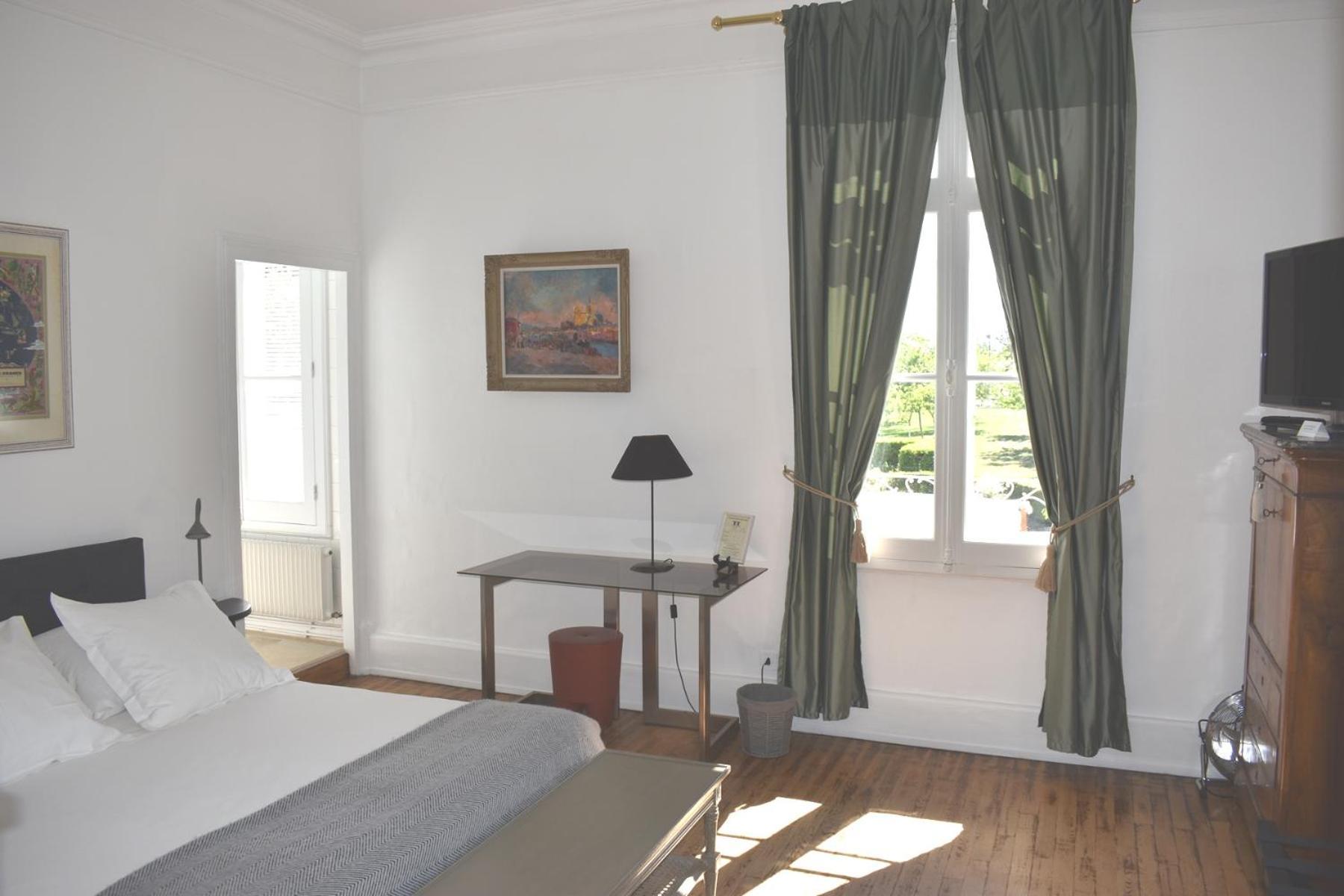 Manoir Des Tuileries Du Buisson Bed & Breakfast Verneuil d'Avre et d'Iton Bilik gambar